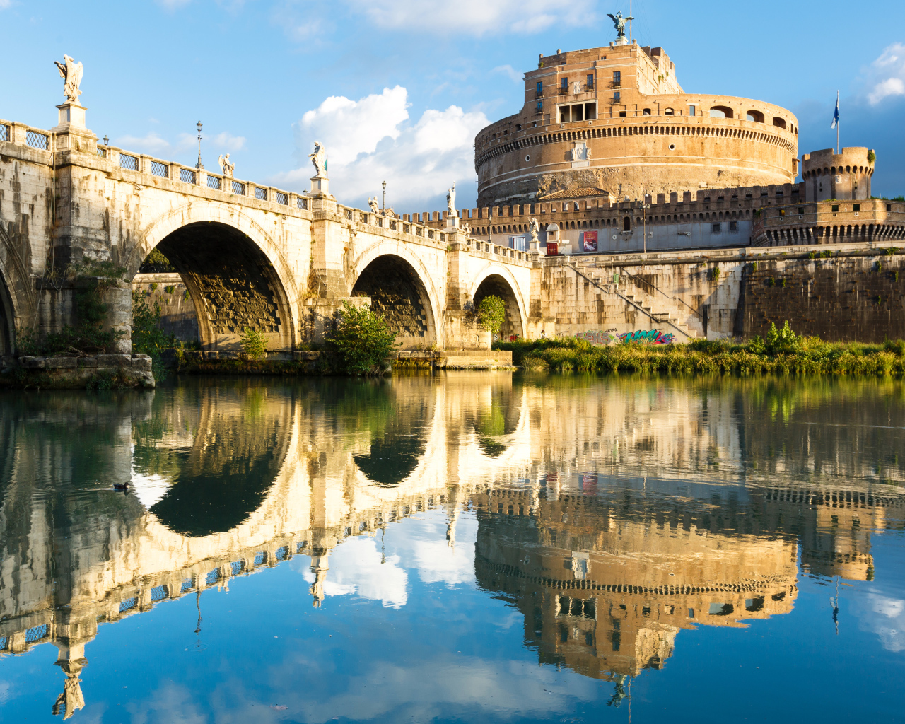 Замок Святого Ангела на воде, Рим. Италия 