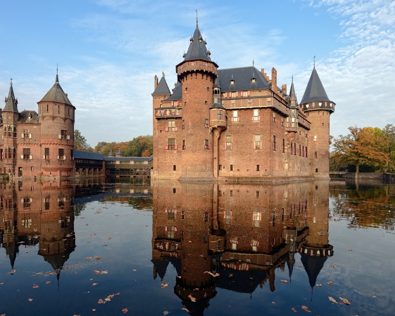 Замок Де Хаар на  воде, Нидерланды 