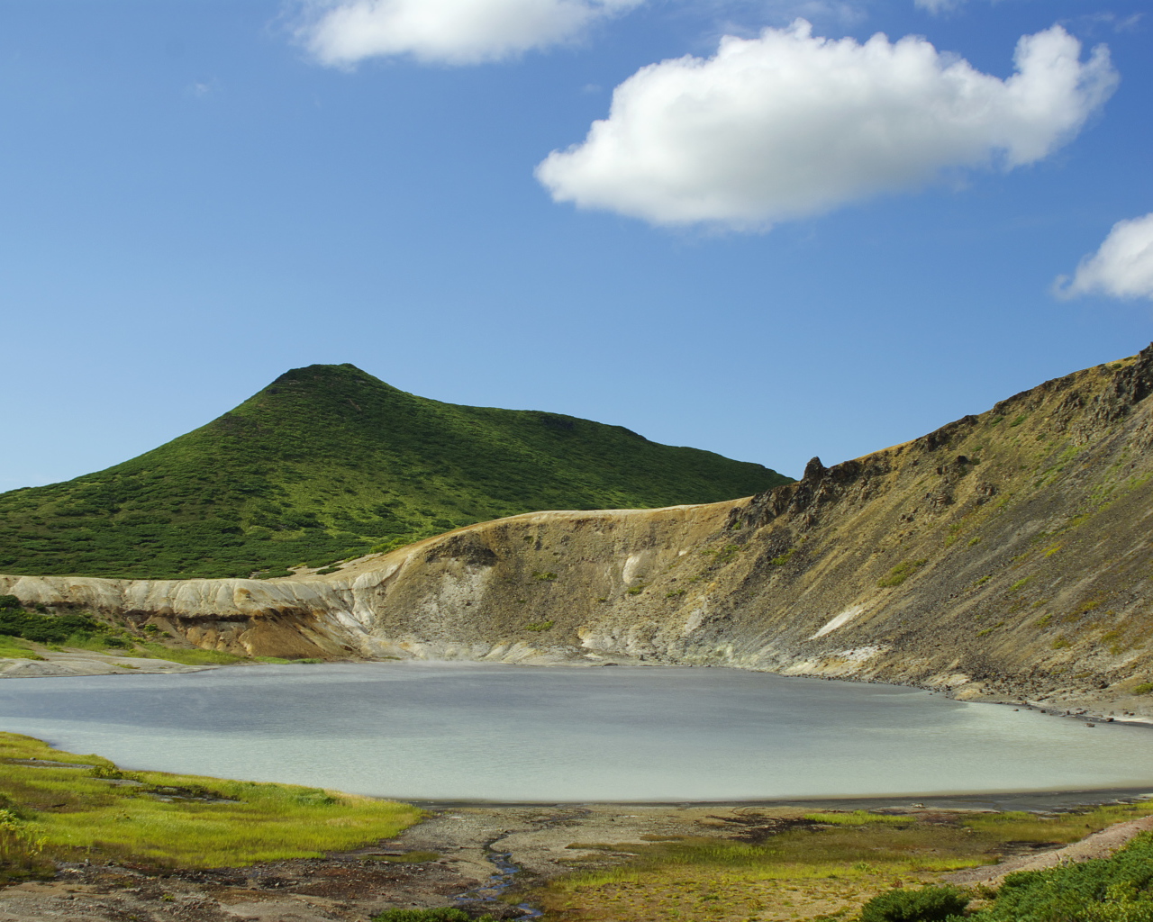 Кальдера вулкана Головнина, Курильские острова. Россия 