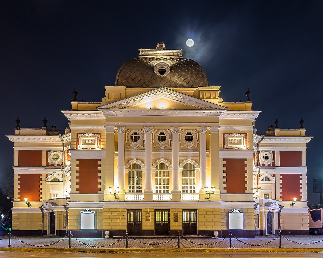 Иркутский академический драматический театр им. Н.П. Охлопкова, Россия 