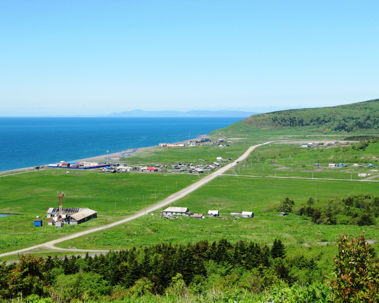 Панорама села Новиково, Сахалин. Россия 