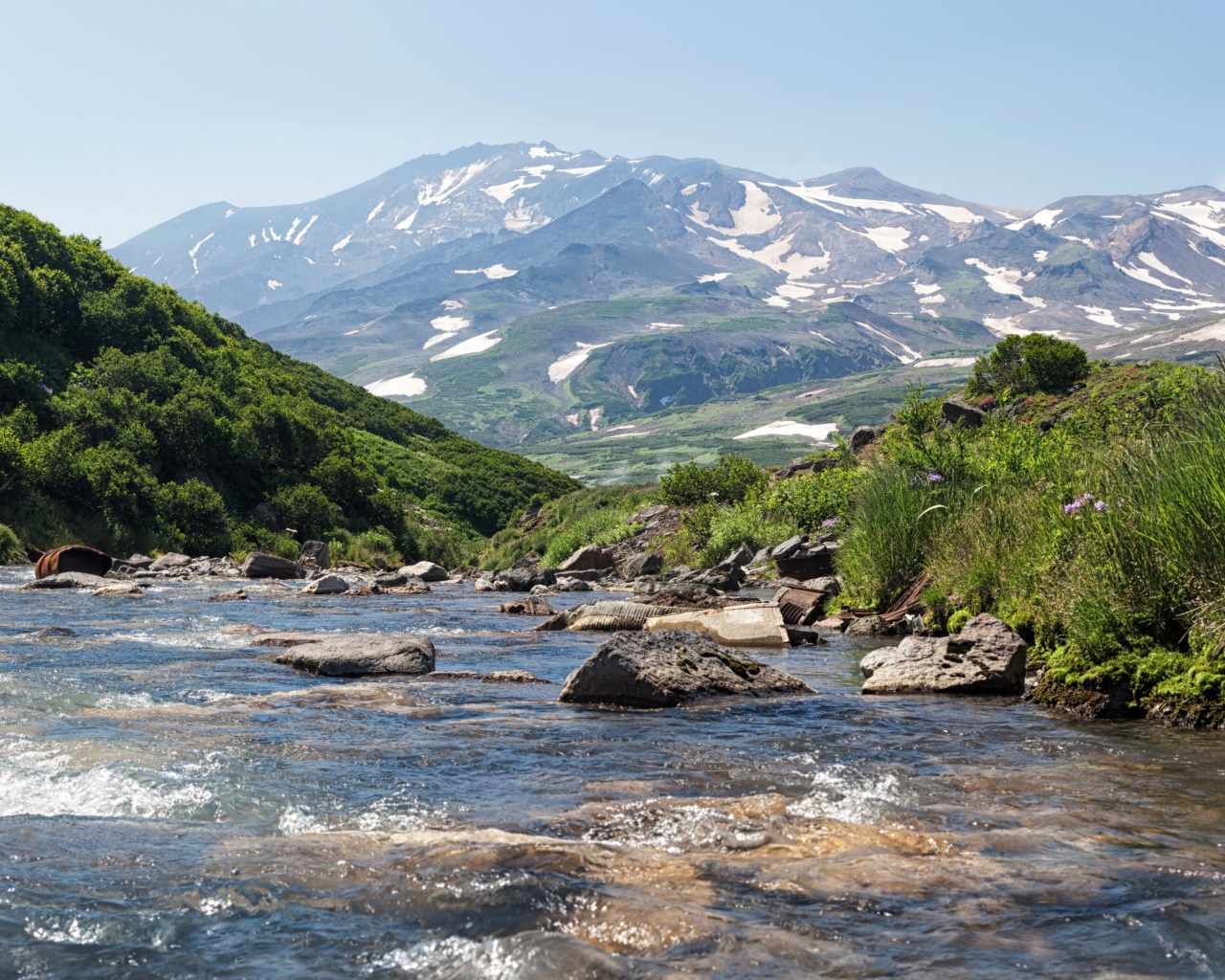 Живописный горный ручей, Камчатка Россия 