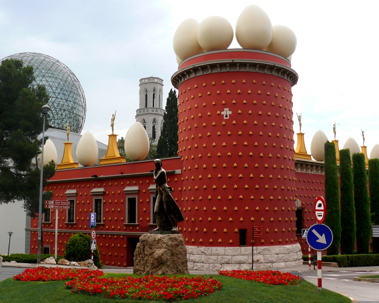 Театр-Музей Дали в Фигерасе, Коста Брава. Испания 