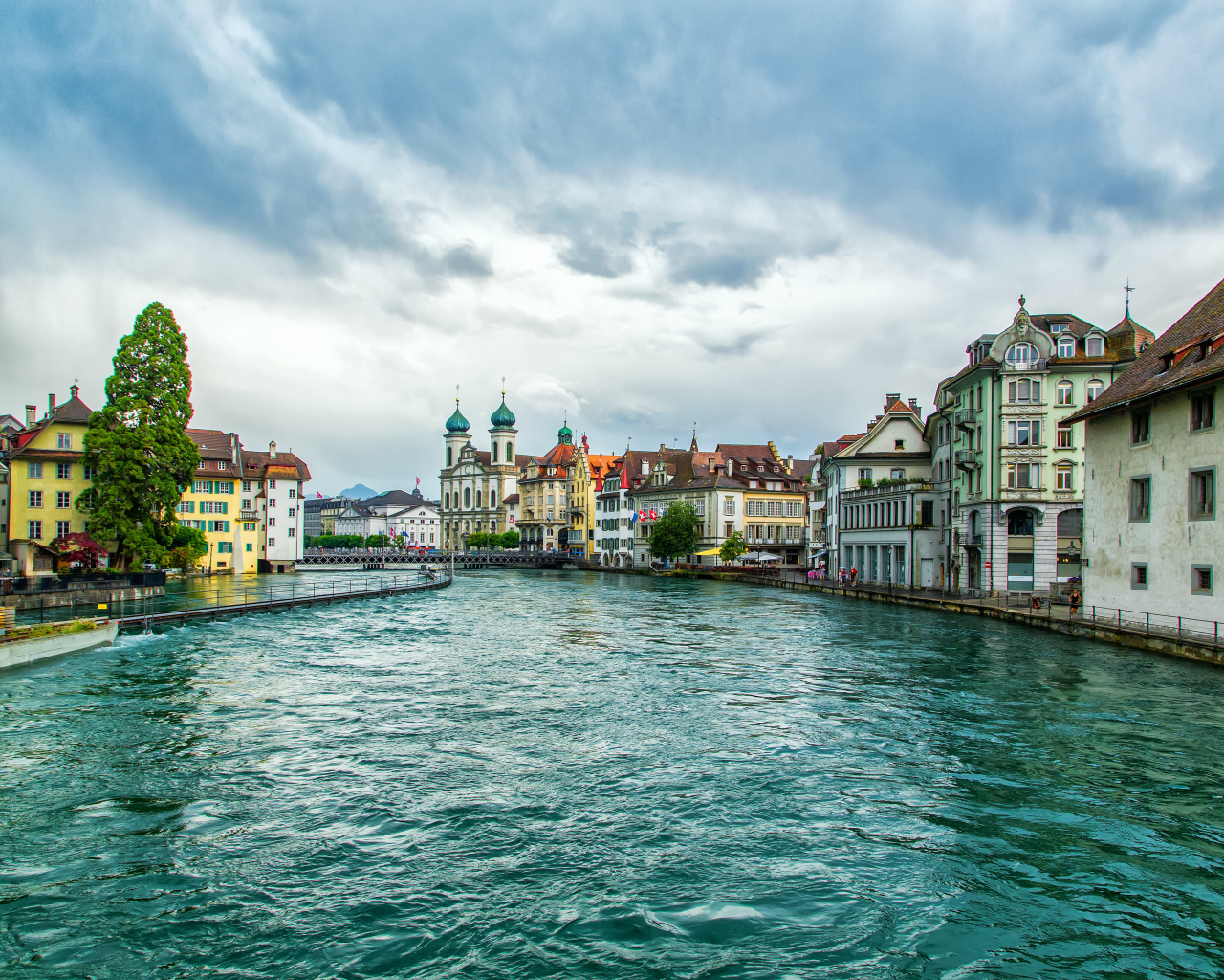 Город Люцерн на реке Ройс, Швейцария 