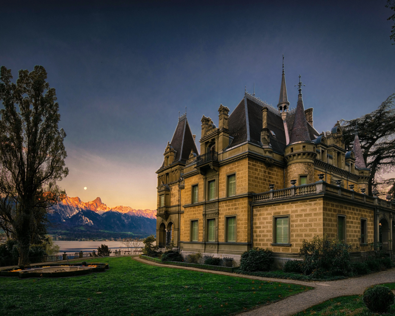 Музей Hunegg Castle в Хильтерфингене, Швейцария 