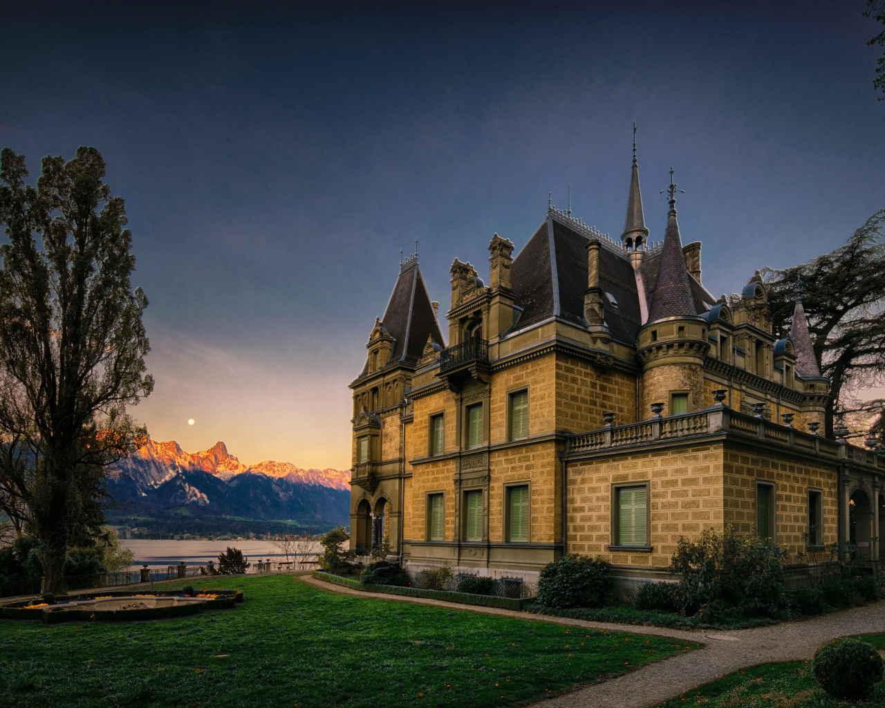Музей Hunegg Castle в Хильтерфингене, Швейцария 