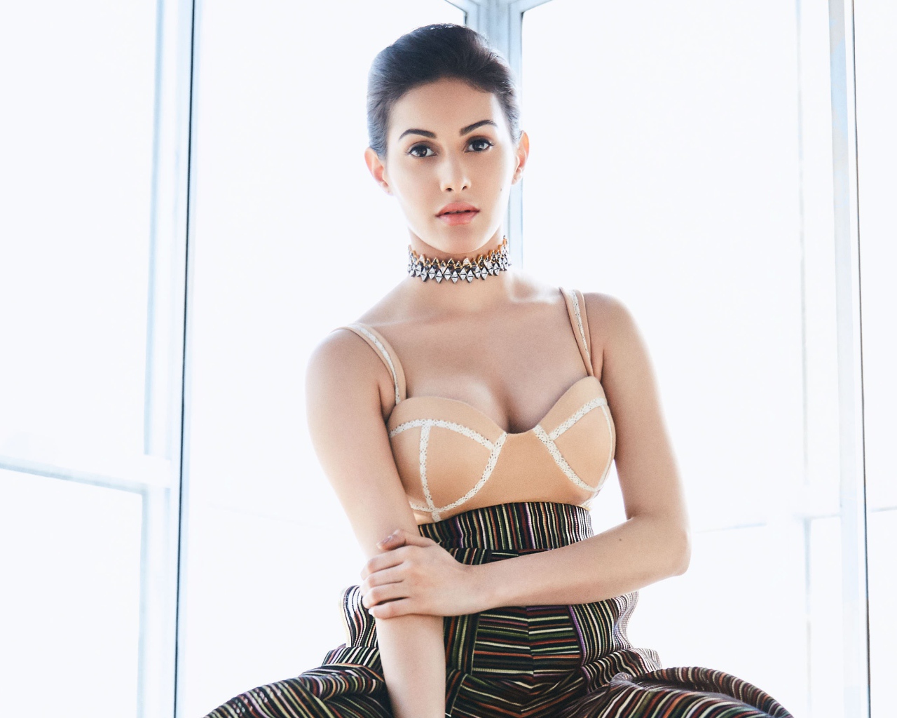 Актриса, модель Эмира Дастур