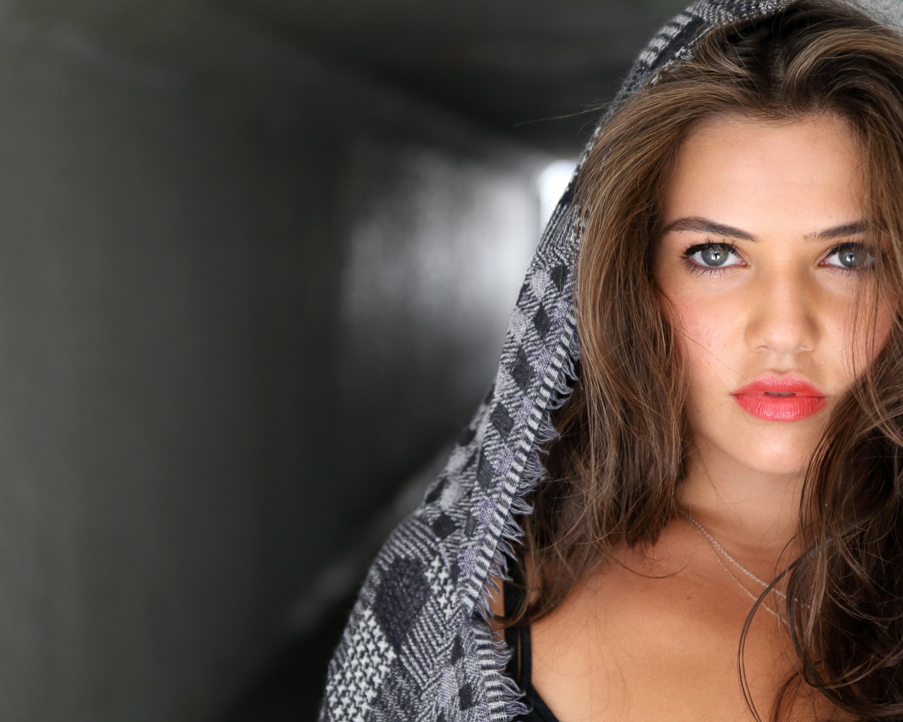 Манящий взгляд молодой актрисы Даниэль Кэмпбелл