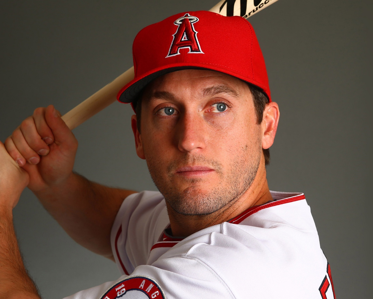 Бейсболист Дэвид Фриз с битой 