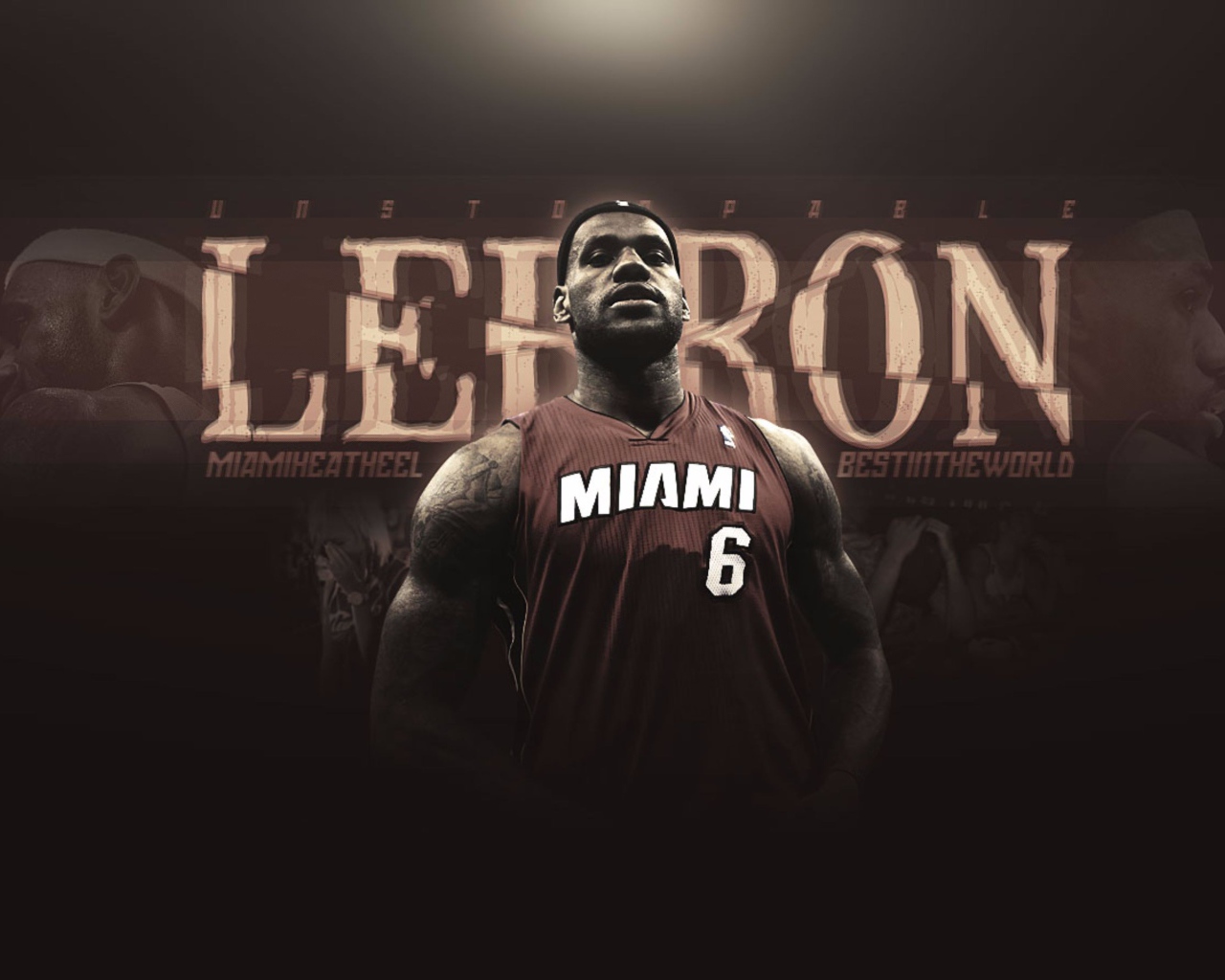 Баскетболист Леброн Джеймс в футболке Майами Хит 