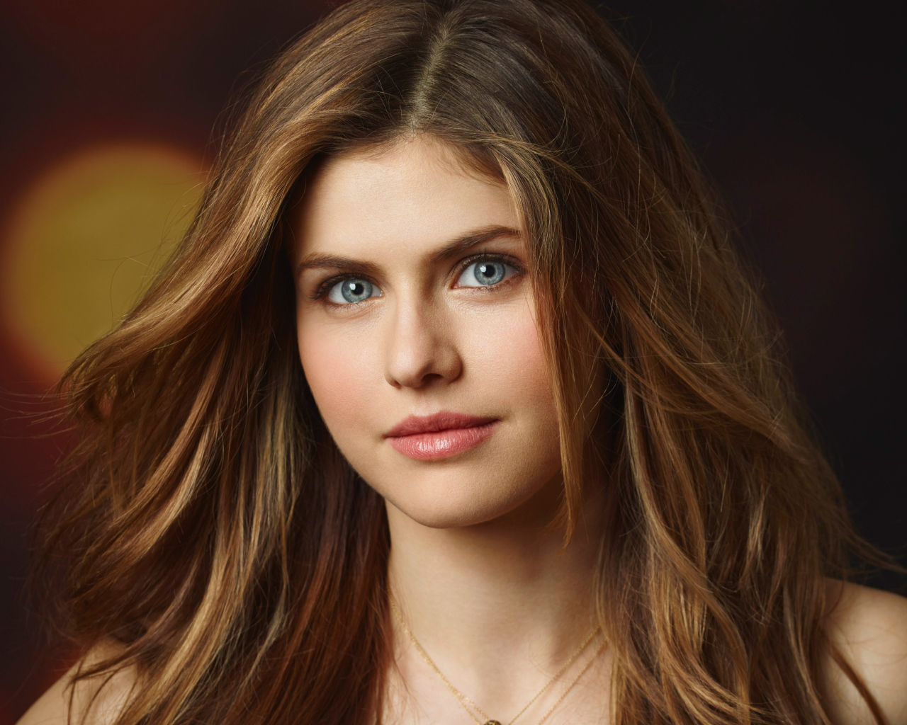 Голубоглазая брюнетка актриса Александра Даддарио 