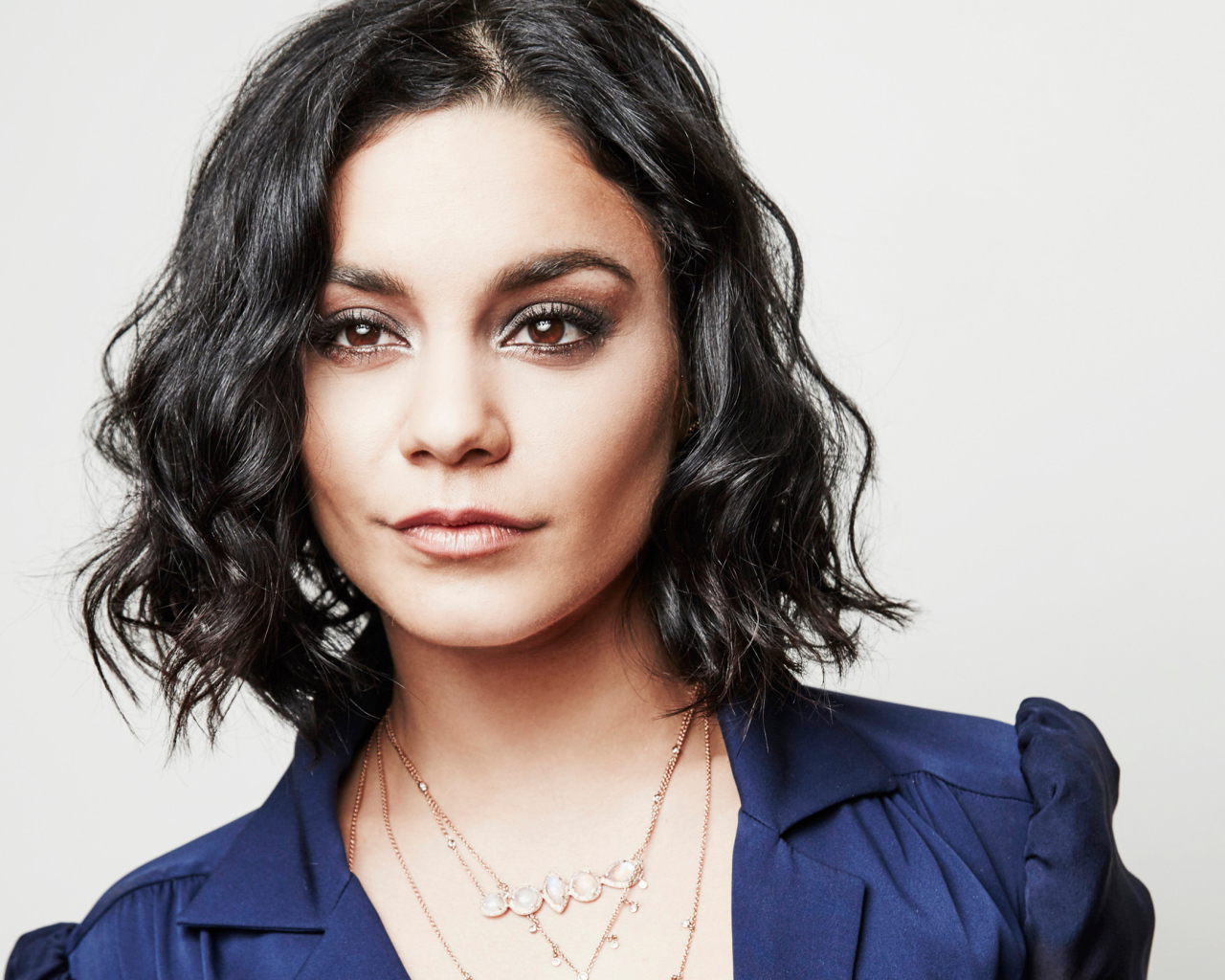 Кареглазая молодая актриса Ванесса Хадженс 