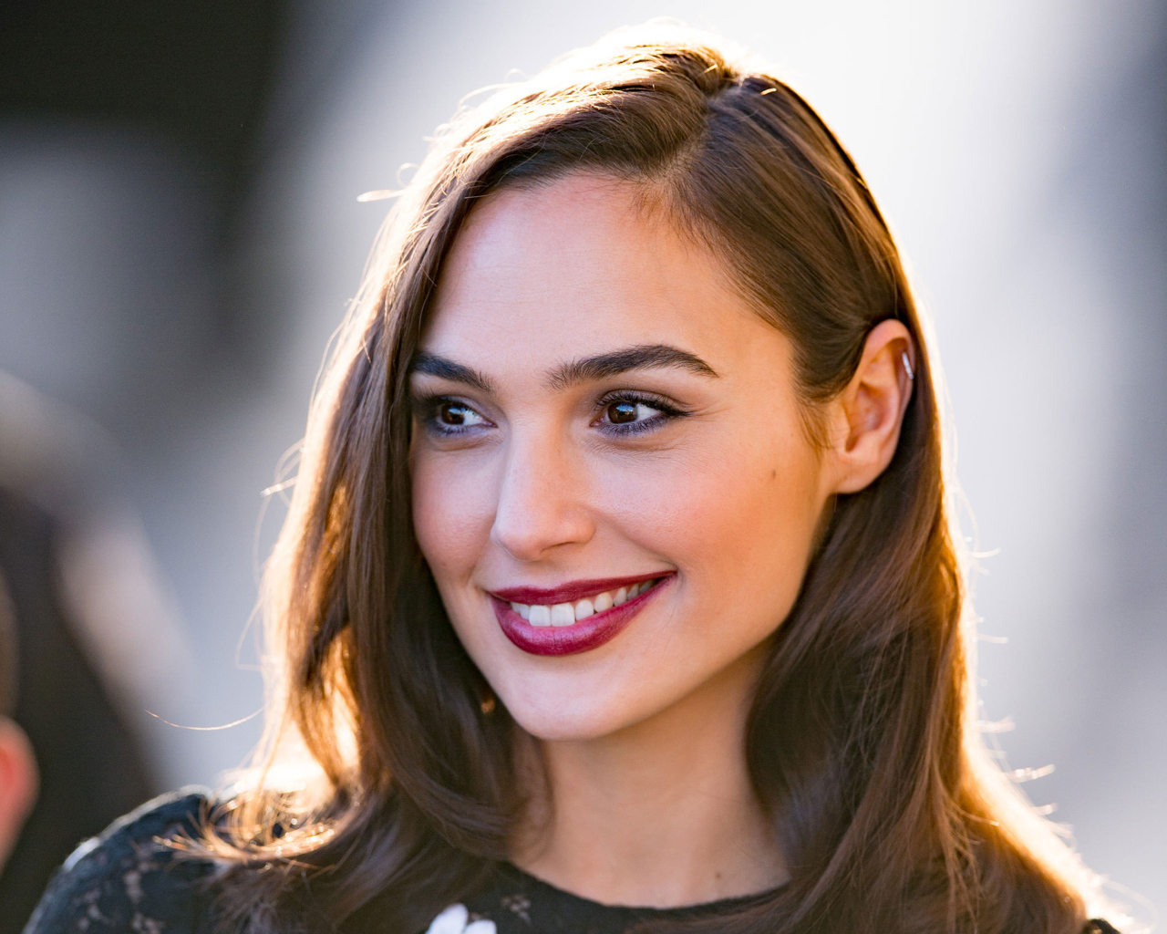 Очаровательная кареглазая брюнетка актриса Галь Гадот