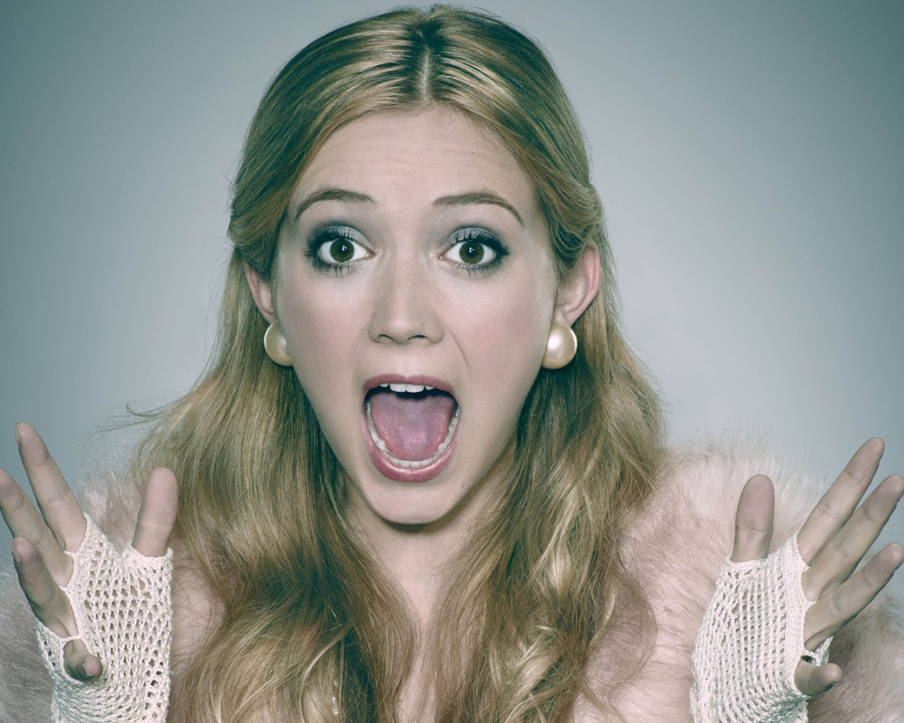 Эмоции на лице американской актрисы Билли Лурд