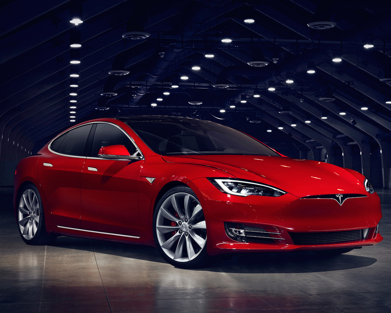 Инновационный электромобиль Tesla  Model S 