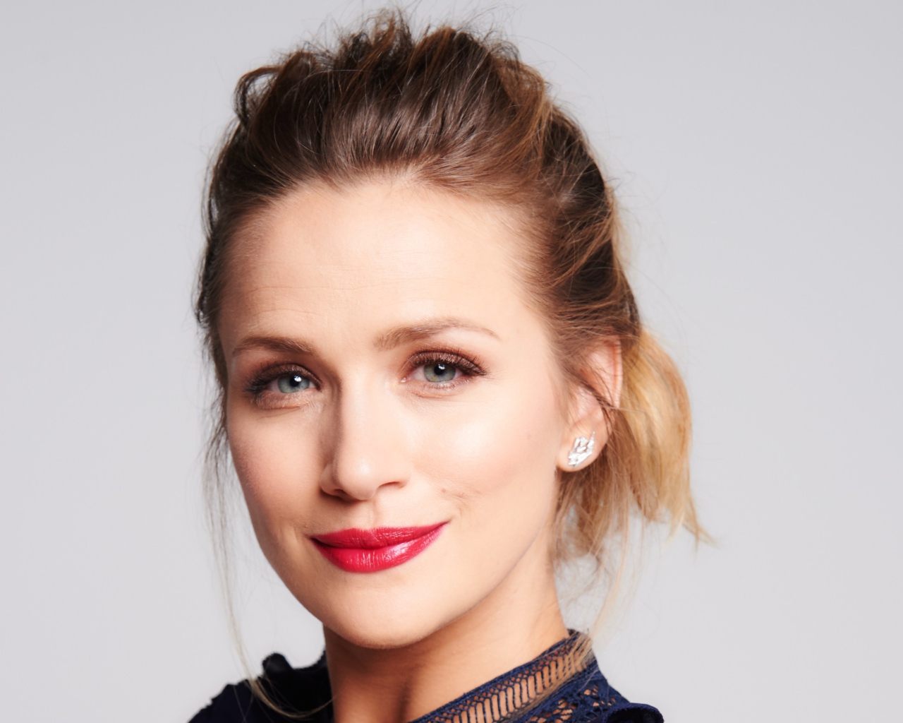 Милая актриса Шантель ВанСантен 