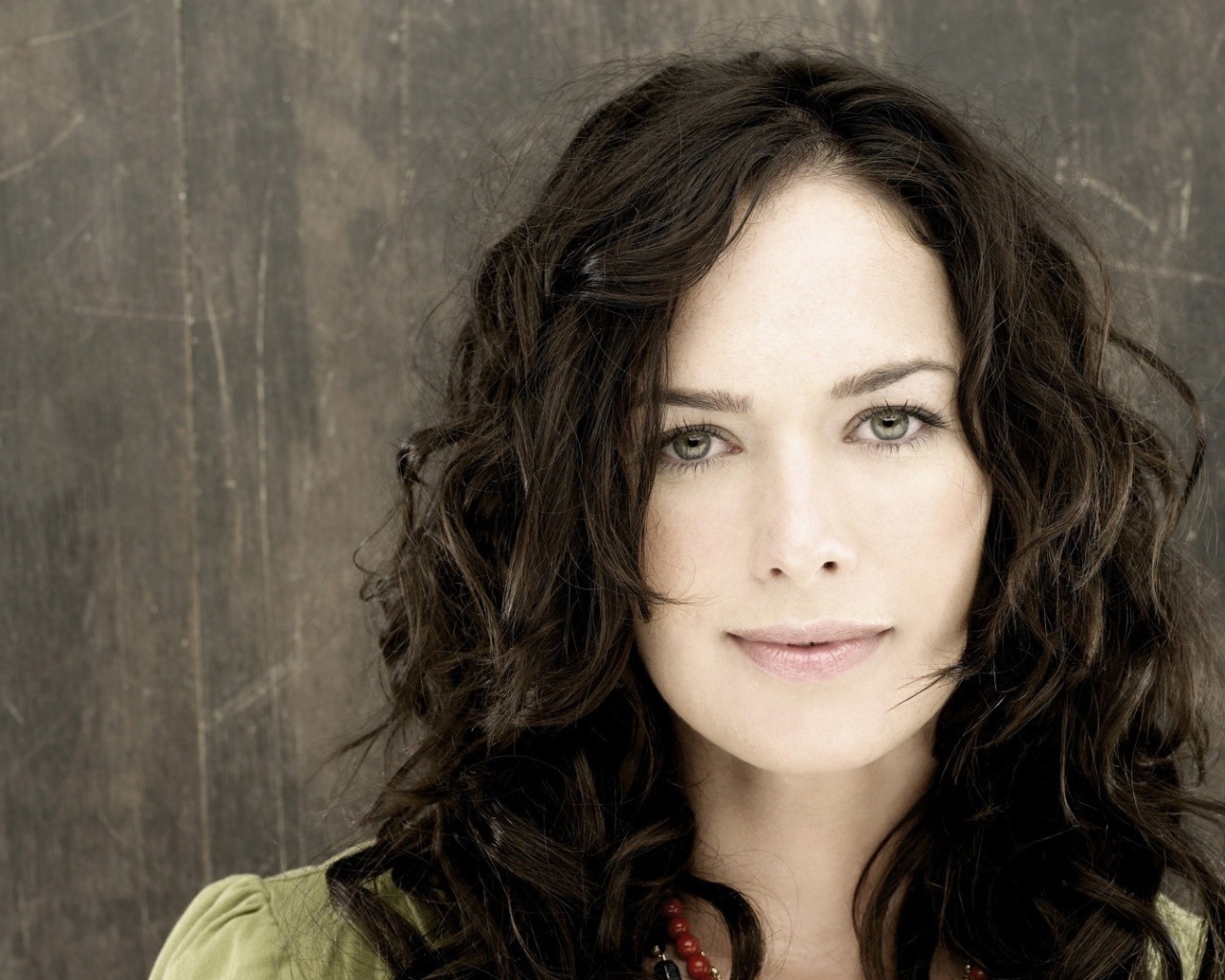 Популярная  английская актриса Лина Хиди