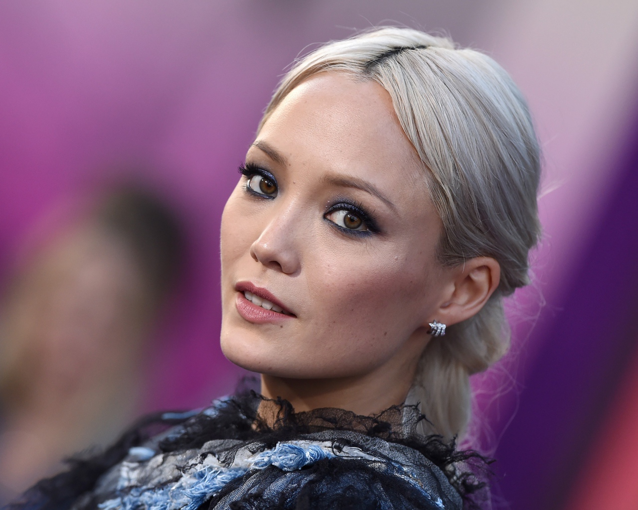 Молодая девушка французская актриса Пом Клементьефф