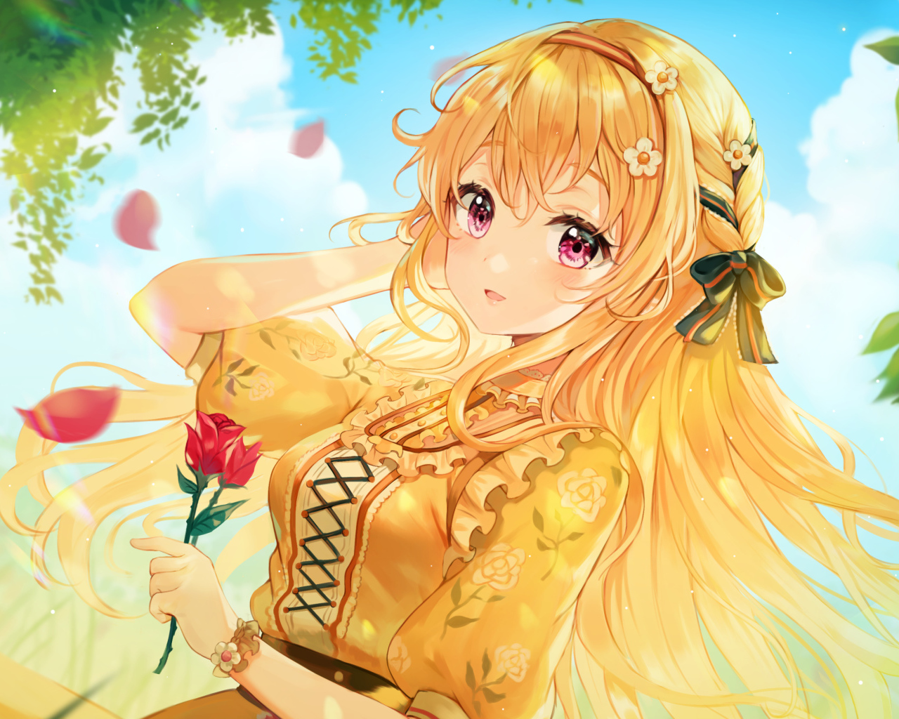 Красивая рыжеволосая девушка аниме с розой в руке