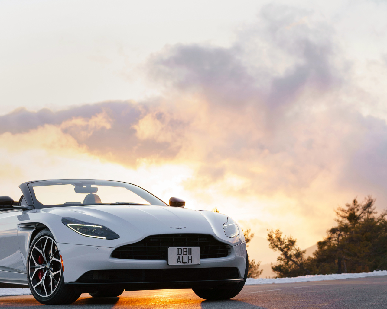 White car convertible Aston Martin DB11 V8 Volante, 2019