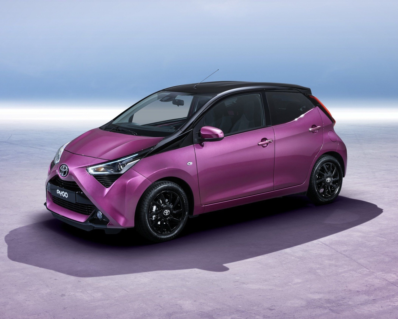 Маленький электрический автомобиль Hyundai Kona, 2019