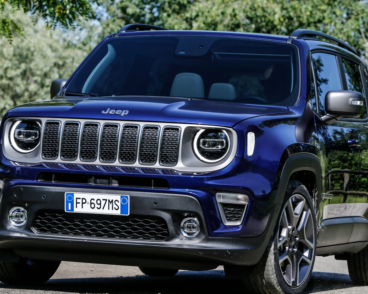 Черный Jeep Renegade Limited 2018