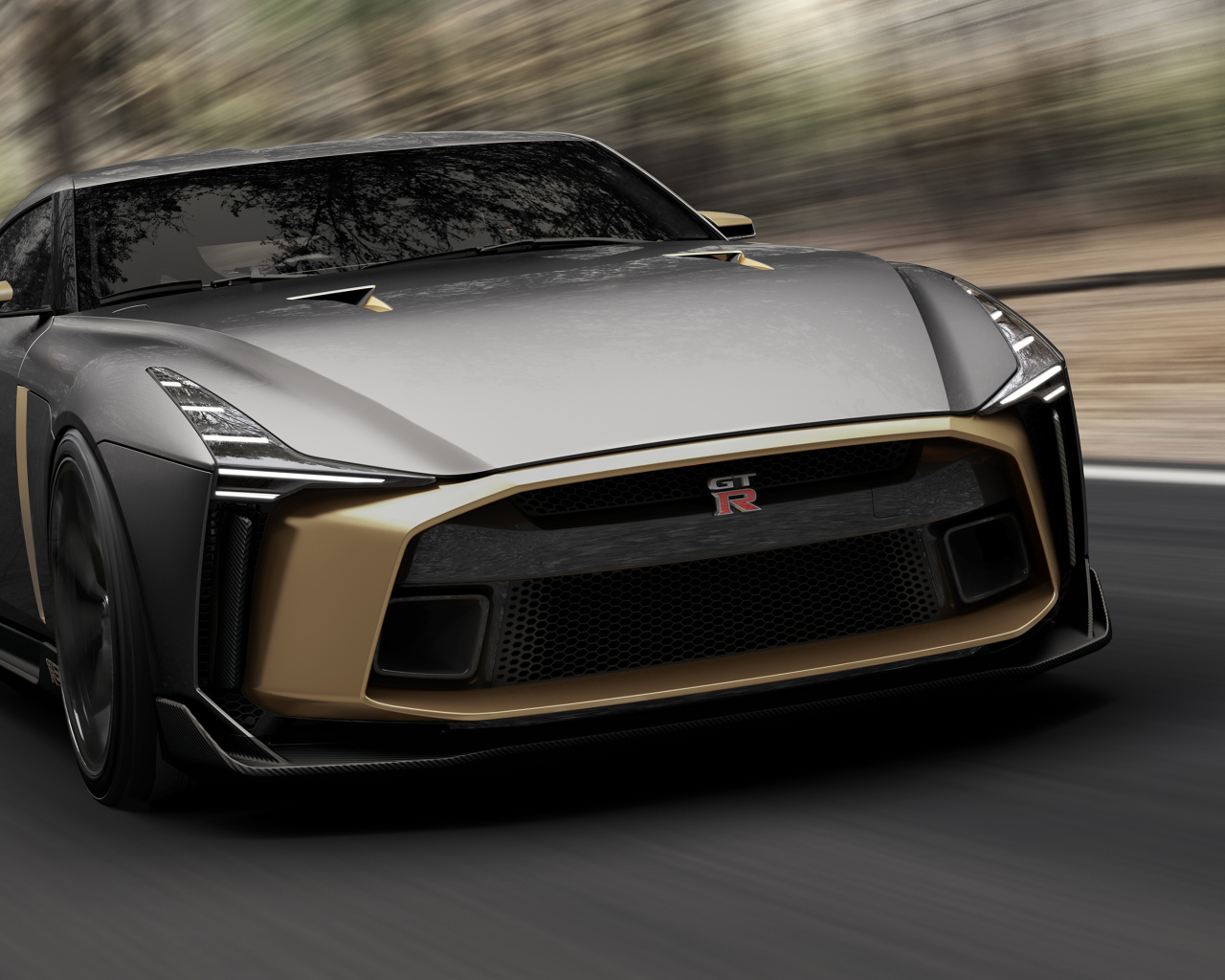 Автомобиль Nissan GT-R50 концепт на трассе