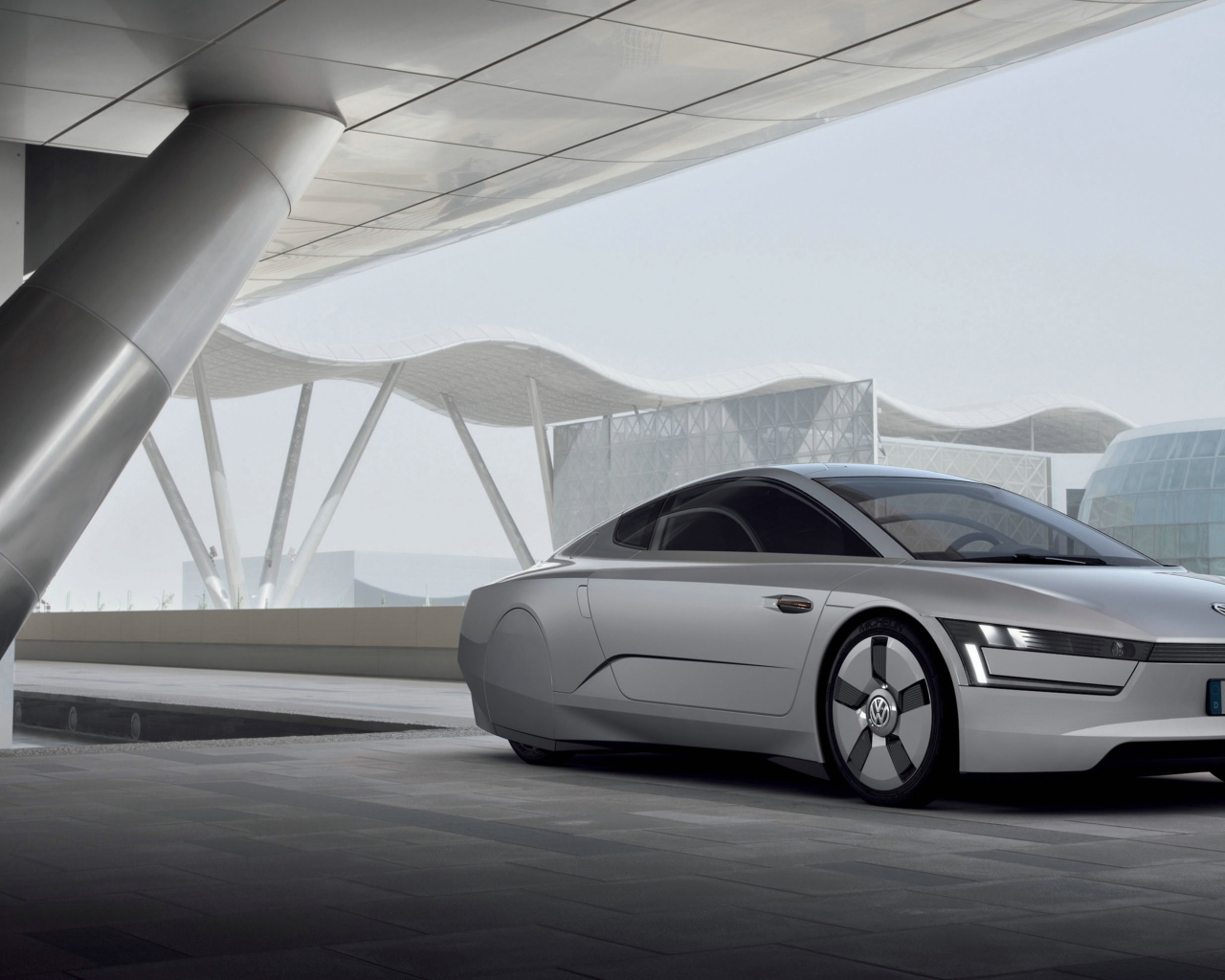 Серебристый Volkswagen XL1 Concept 2018 года