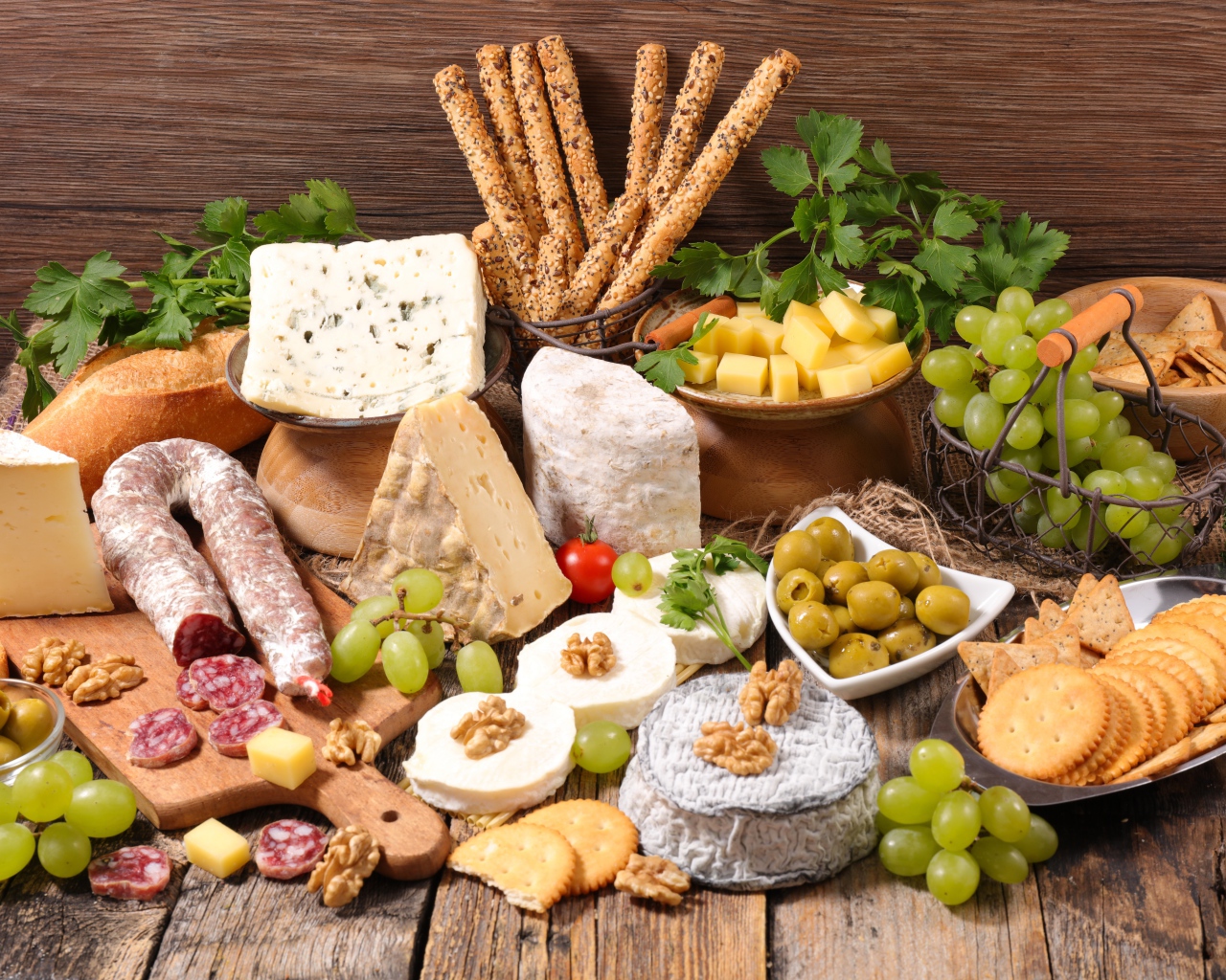 Аппетитный продуктовый натюрморт