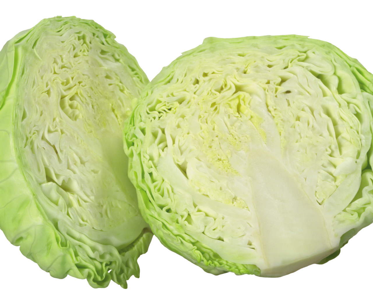 Головка капусты на белом фоне