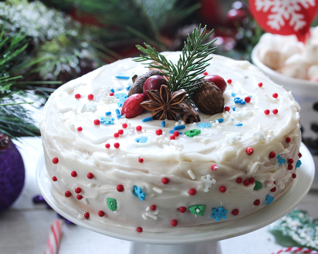Аппетитный новогодний торт