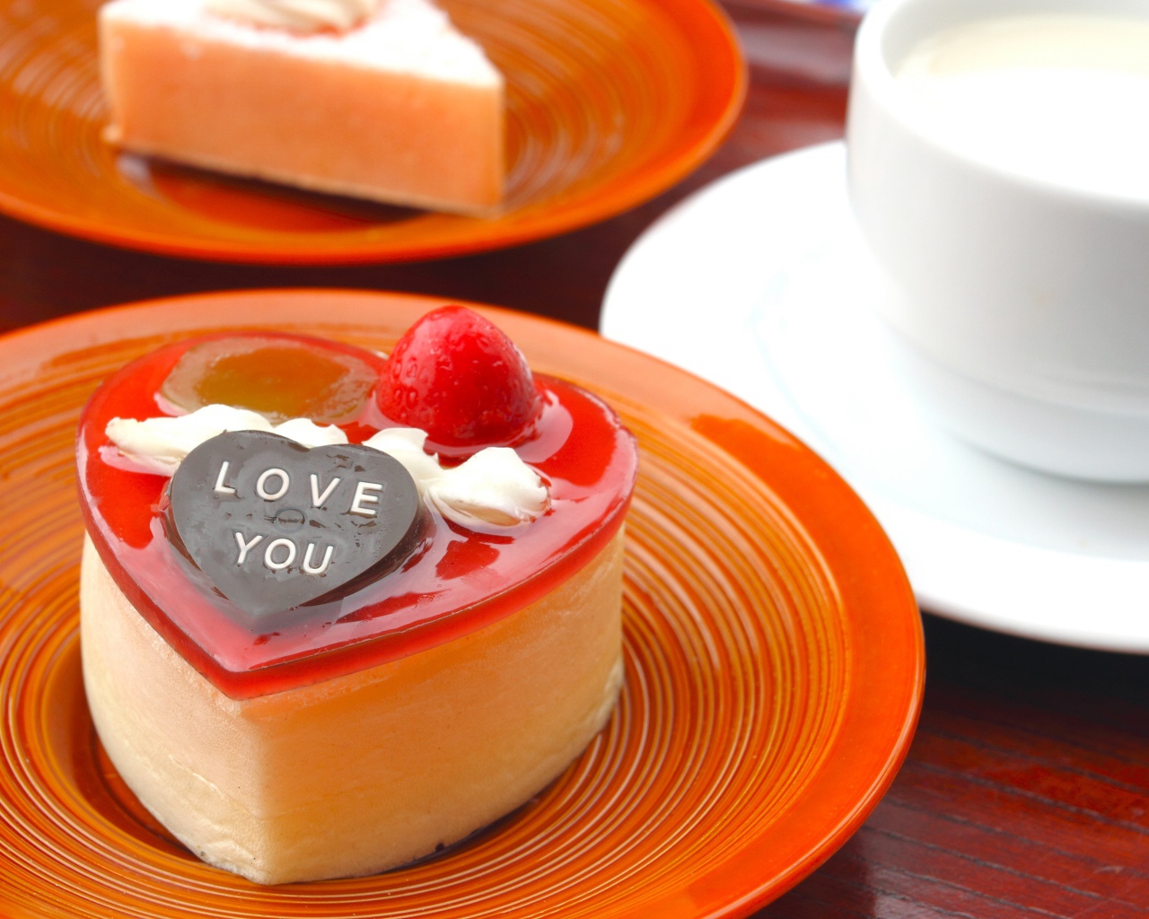 Аппетитное пирожное желе с шоколадным сердечком