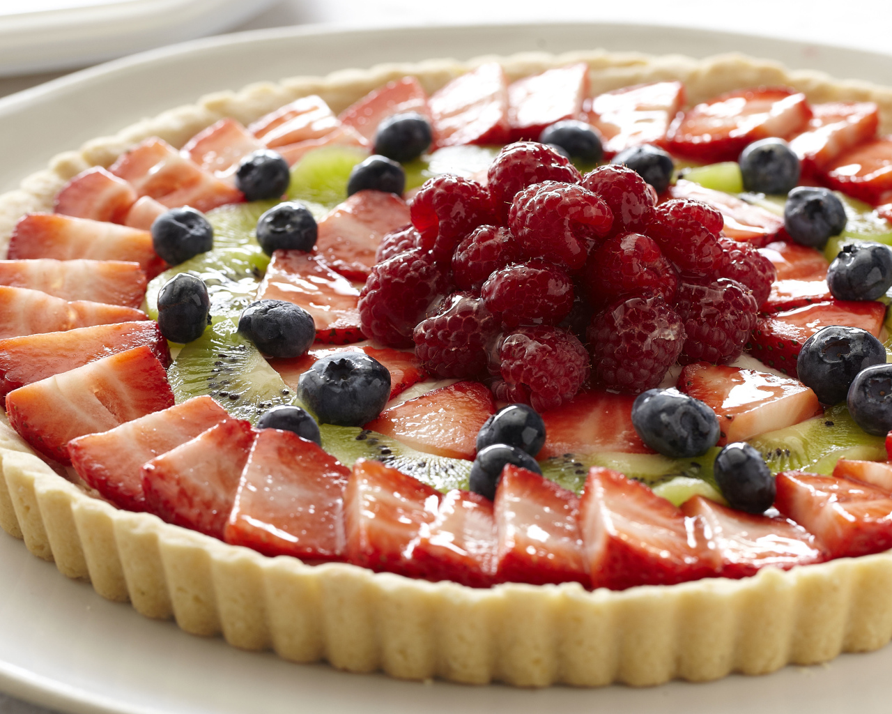 Вкусный сладкий аппетитный пирог с ягодами 