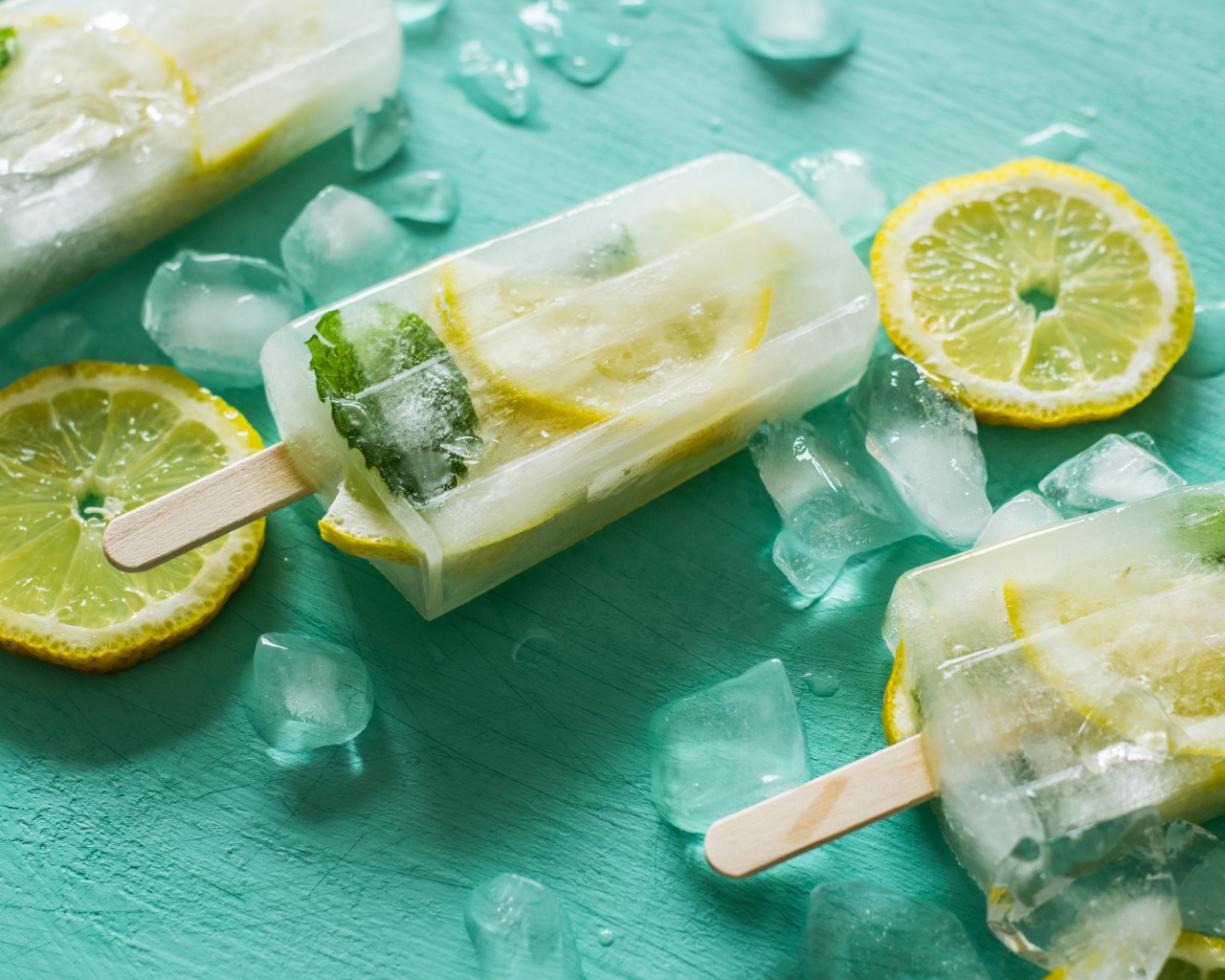 Мороженое фруктовый лед с лимоном 