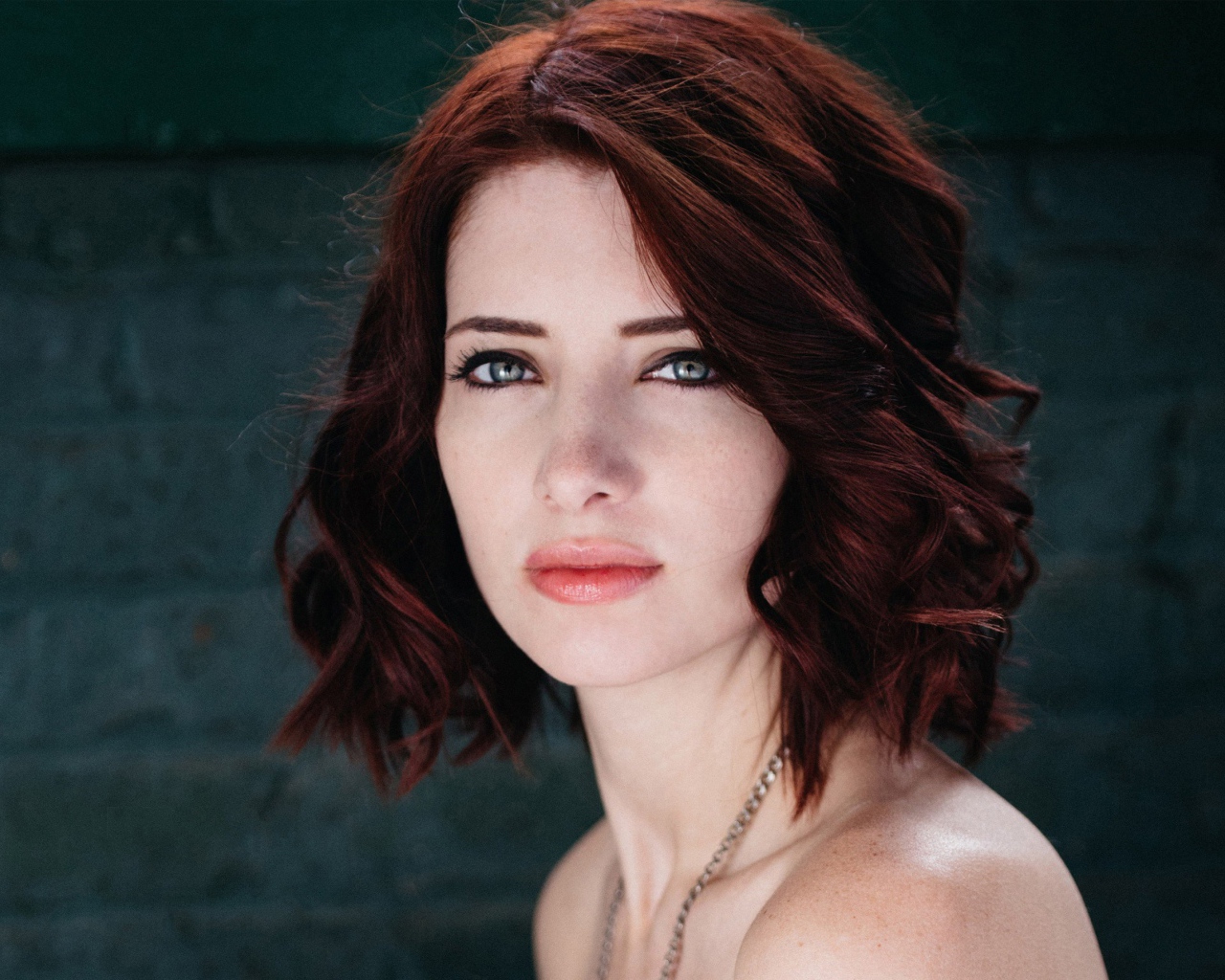 Молодая девушка, модель Сьюзан Коффи