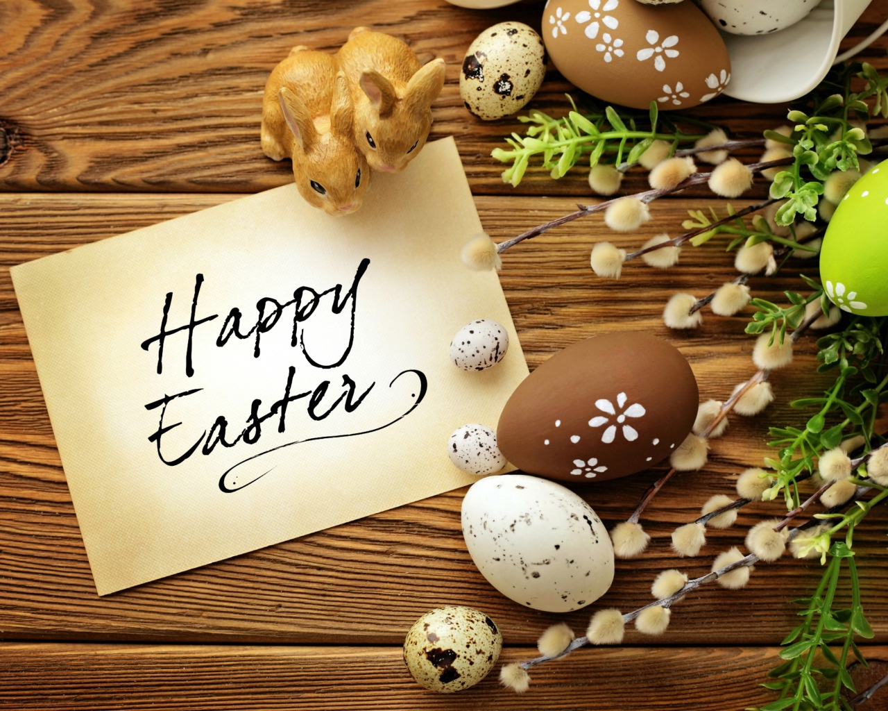Пасхальные яйца с открыткой на Пасху