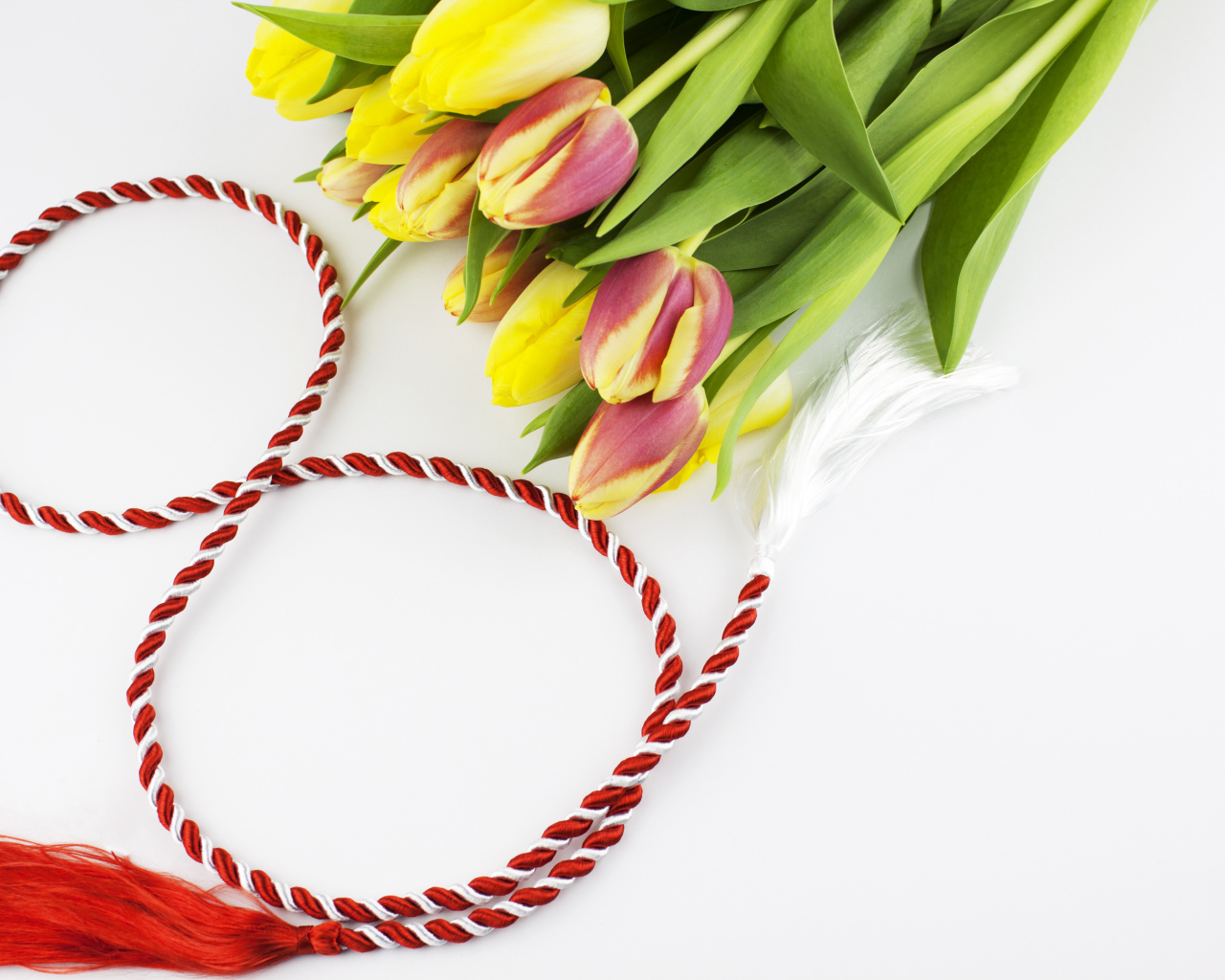 Букет тюльпанов на Международный женский день 8 марта