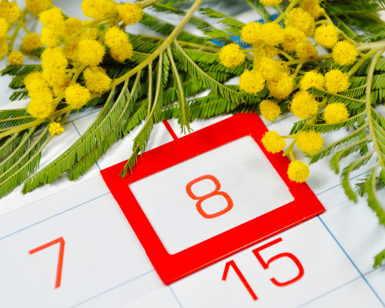 8 марта на календаре крупным планом
