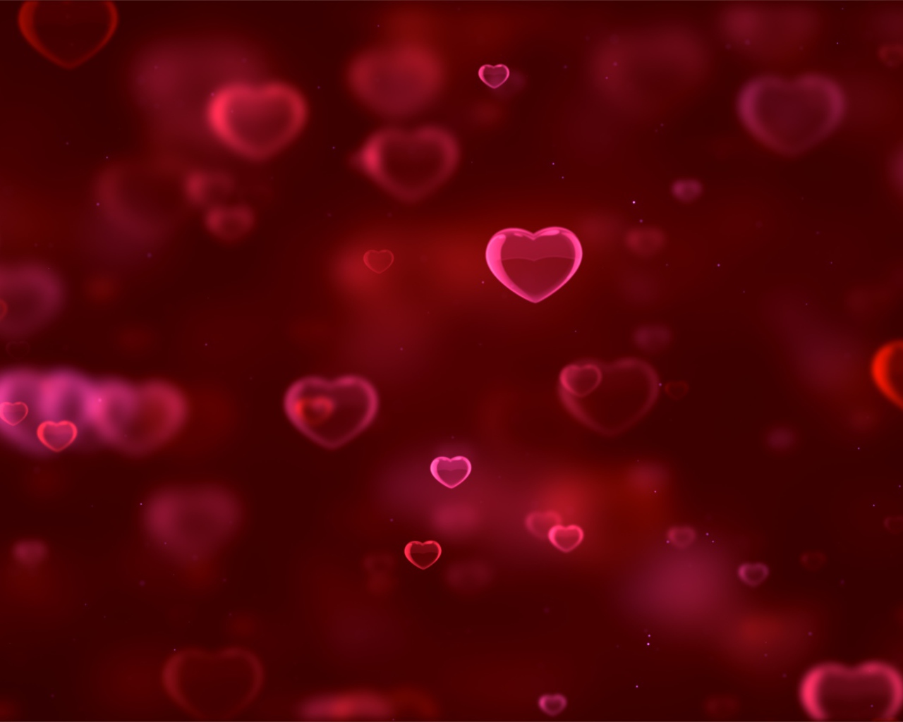 Воздушные сердечки на красном фоне