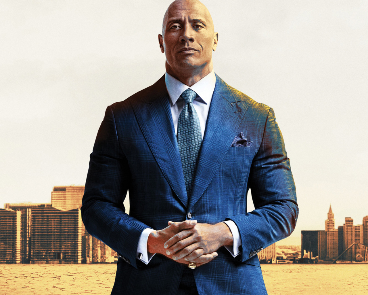 Американский актер Дуэйн Джонсон в костюме