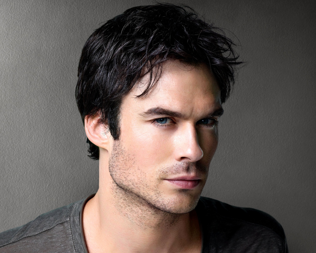 Красивый голубоглазый мужчина, актер Йен Сомерхолдер