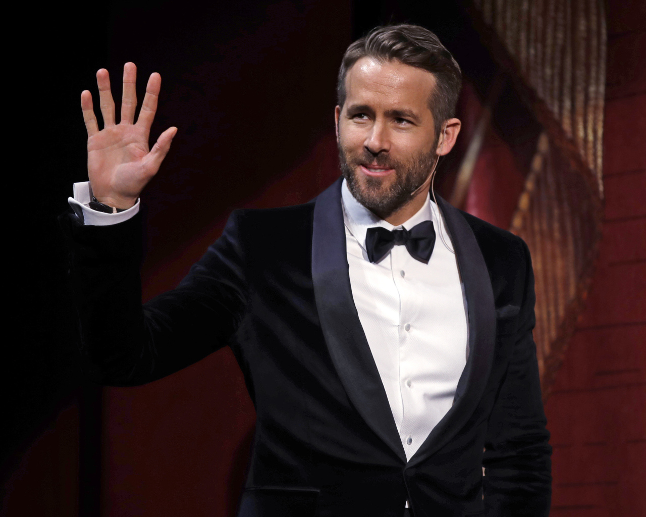 Стильный популярный актер Райан Рейнольдс