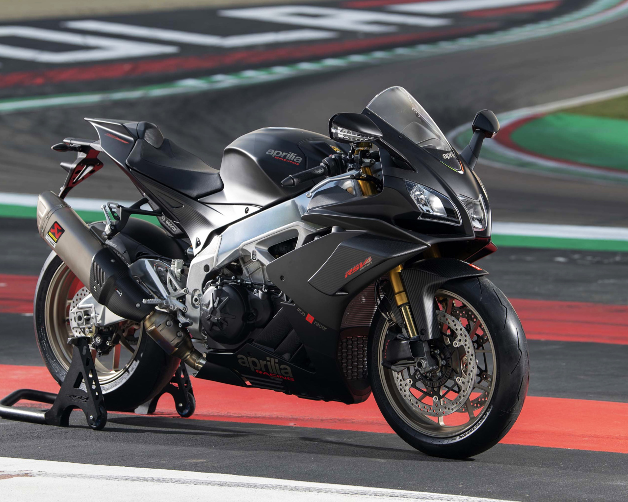 Гоночный мотоцикл Aprilia RSV4 1100 Factory, 2019 года