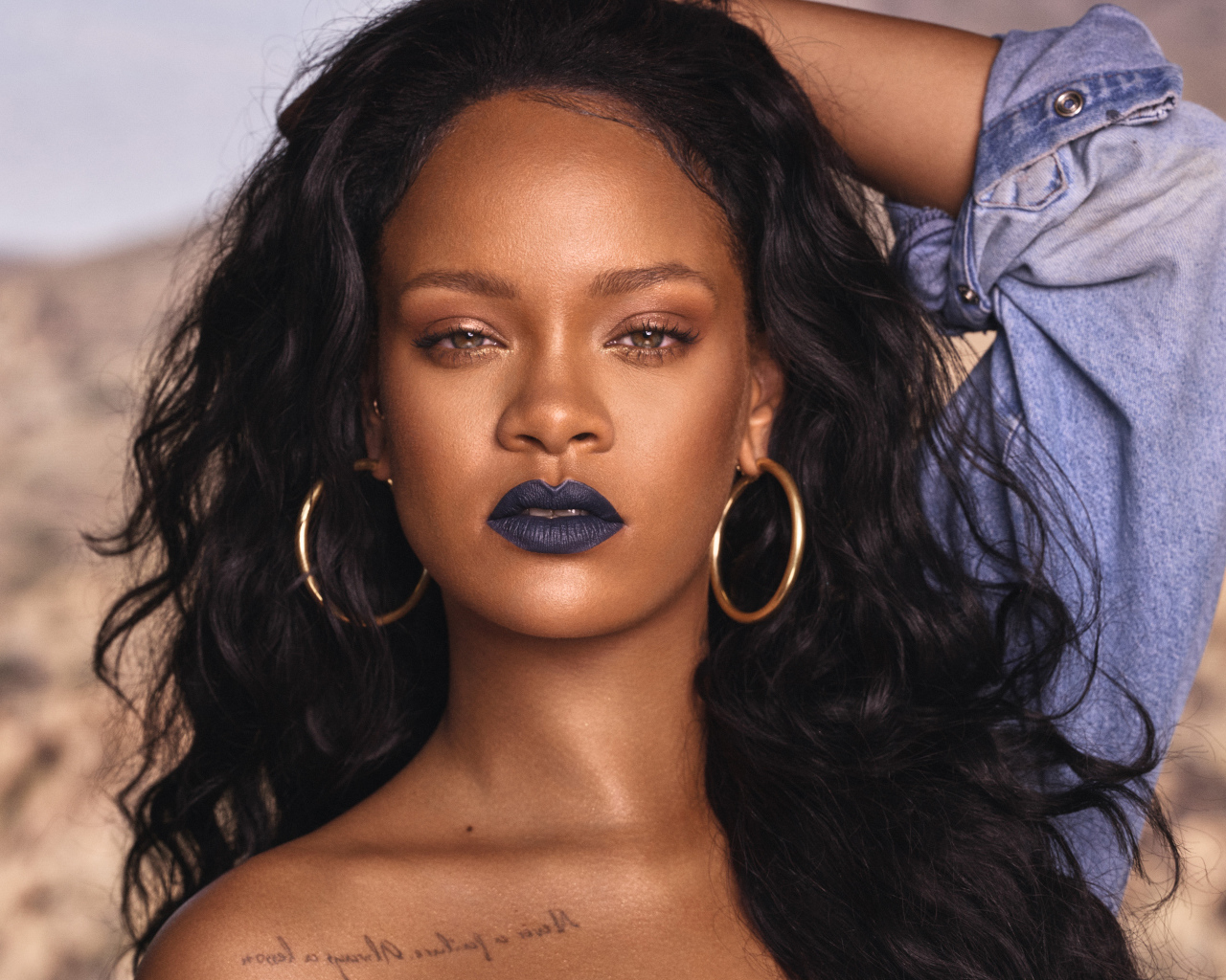 Красивая эффектная певица Рианна