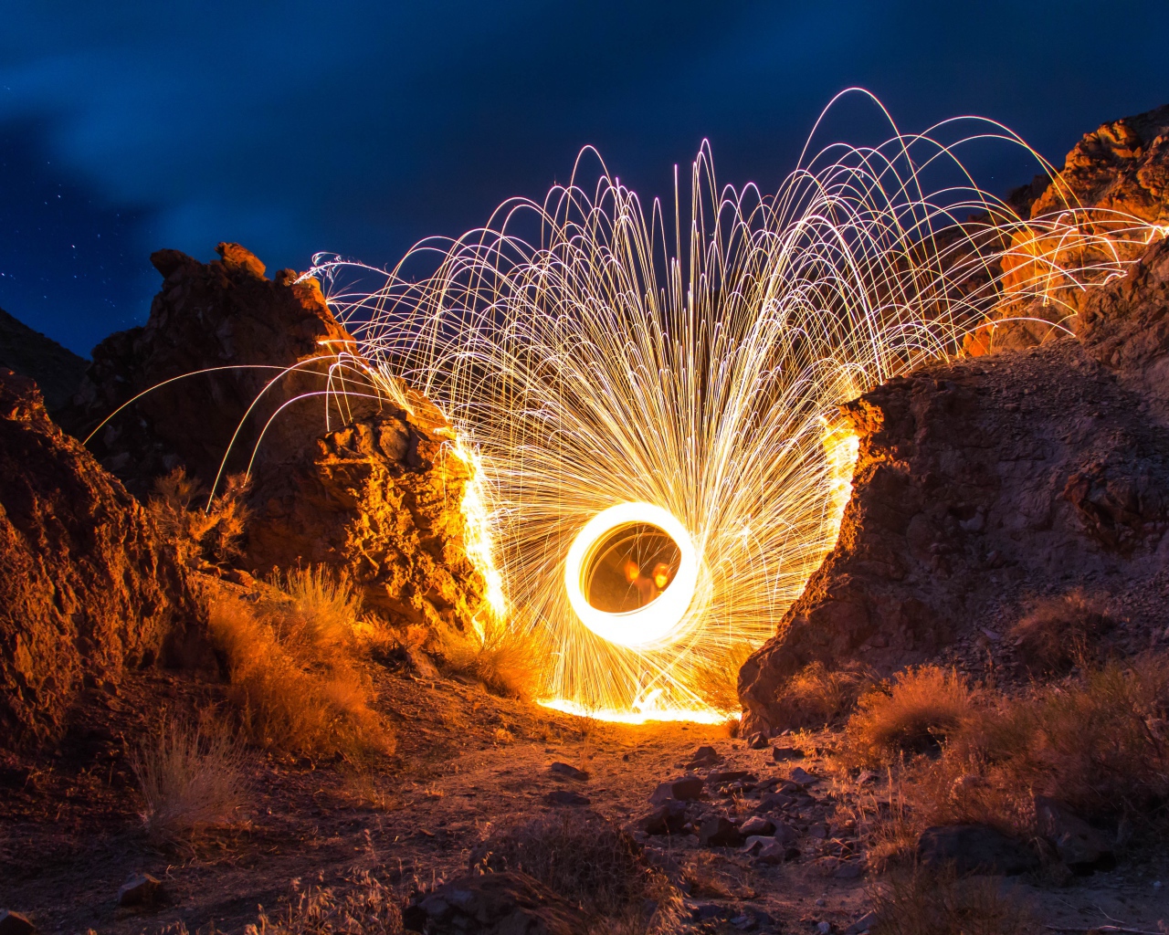 Искры среди скал
