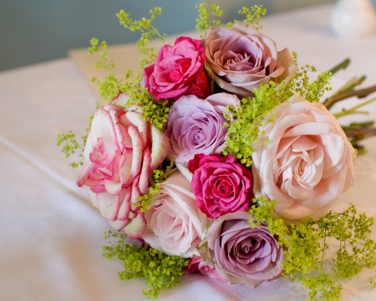 Красивый нежный букет роз 