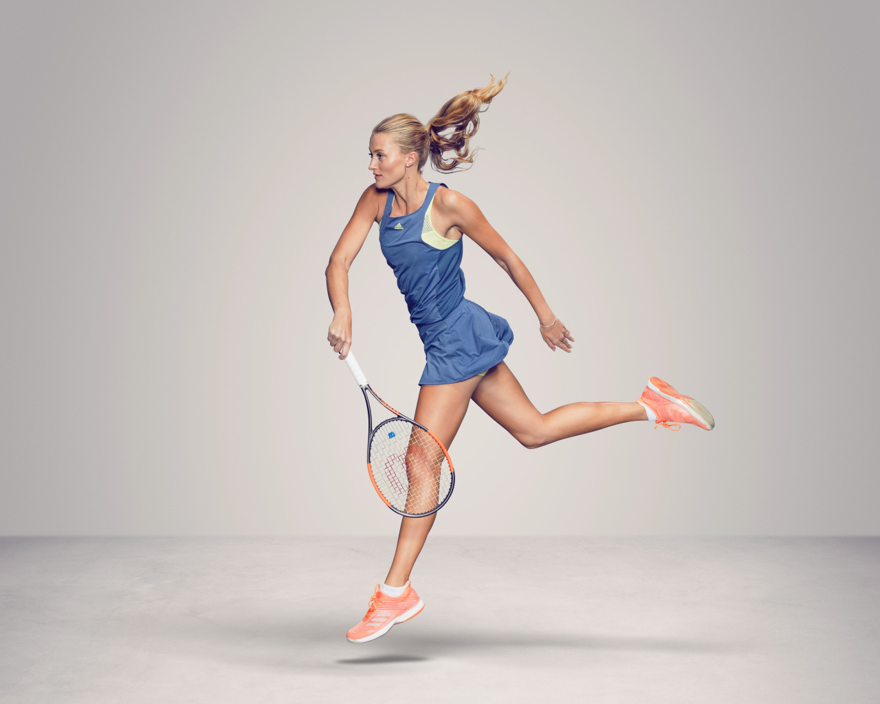 Французская профессиональная теннисистка Кристина Младенович