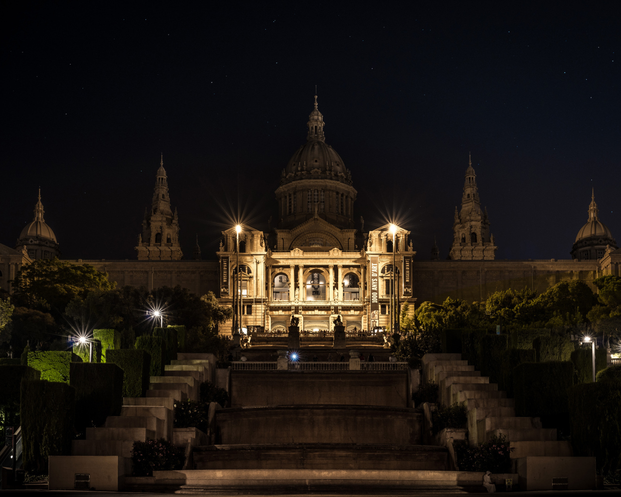 Национальный дворец ночью, Барселона. Испания