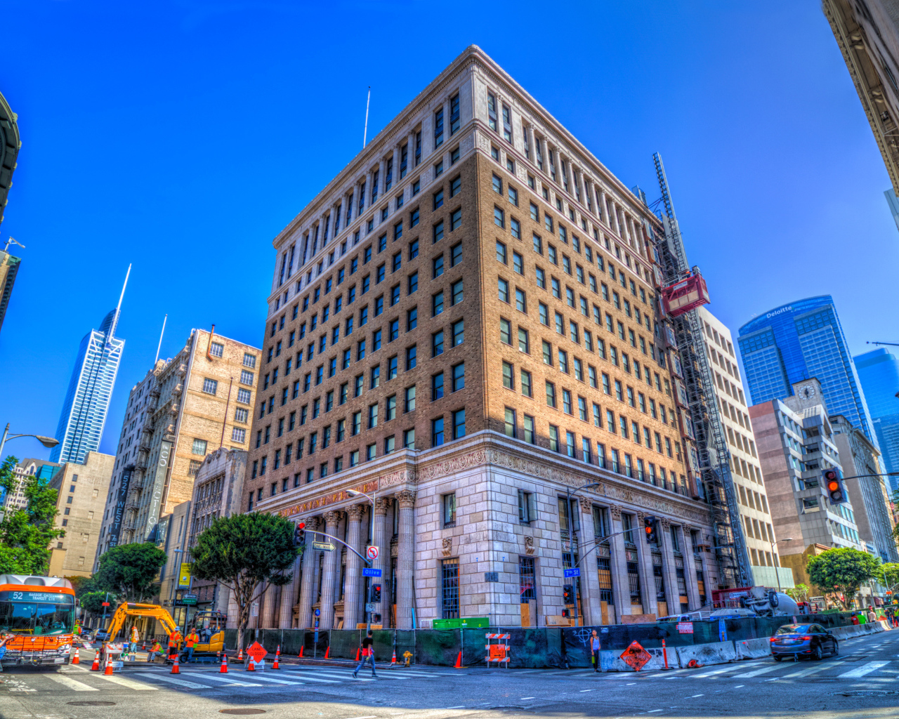 Небоскребы на улице, Калифорния. США