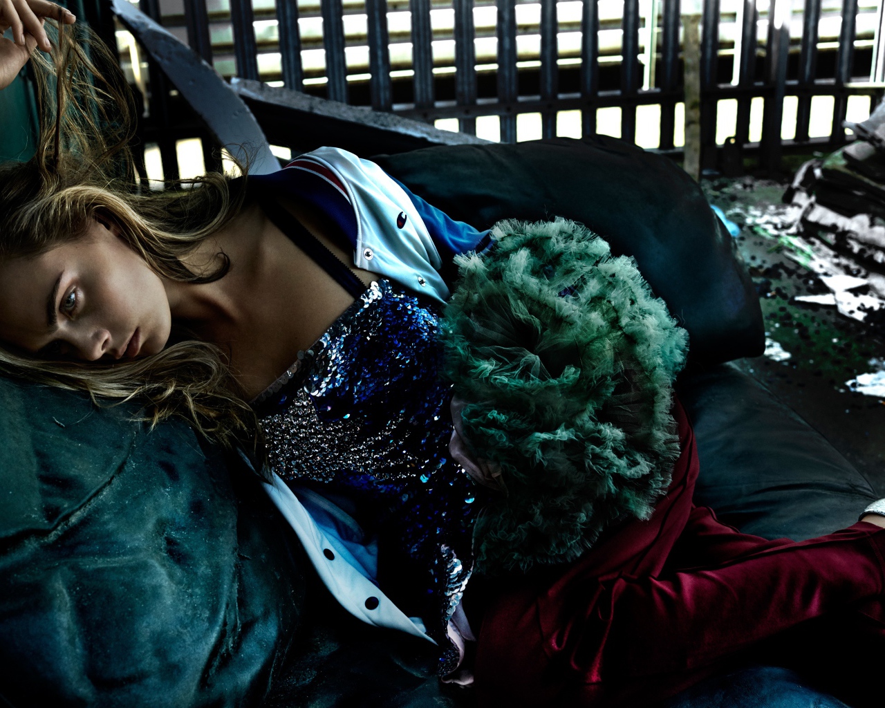 Популярная молодая актриса,  модель Кара Делевинь